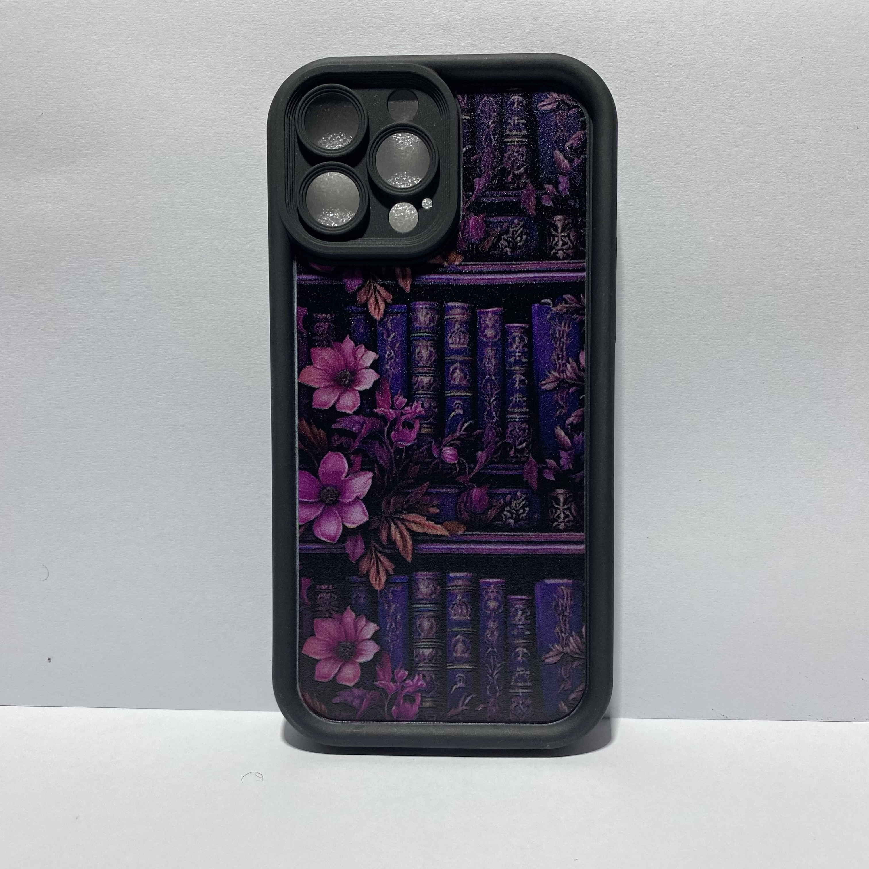 Capa para iPhone 13 Pro Max -  Design Livros e Flores